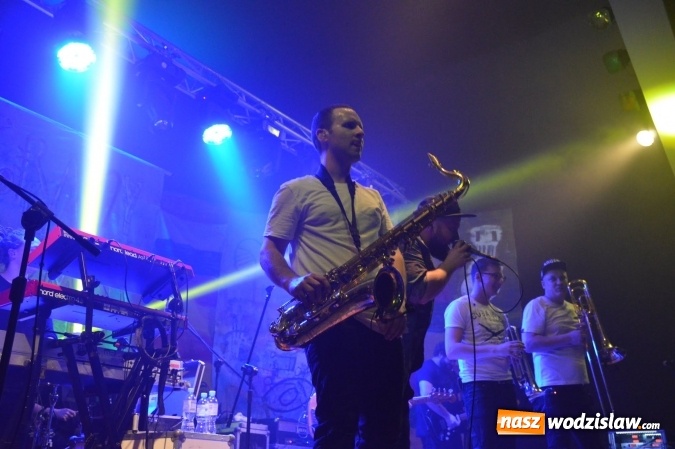 Zdjęcie w galerii na portalu naszwodzislaw.com: Tabu i Kamil Bednarek w Czyżowicach! Zagrali dla szesnastoletniego Tymka wiadomości z regionu