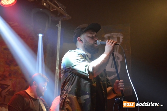 Zdjęcie w galerii na portalu naszwodzislaw.com: Tabu i Kamil Bednarek w Czyżowicach! Zagrali dla szesnastoletniego Tymka wiadomości z regionu