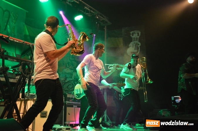 Zdjęcie w galerii na portalu naszwodzislaw.com: Tabu i Kamil Bednarek w Czyżowicach! Zagrali dla szesnastoletniego Tymka wiadomości z regionu