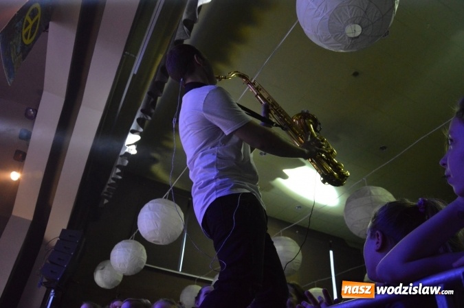 Zdjęcie w galerii na portalu naszwodzislaw.com: Tabu i Kamil Bednarek w Czyżowicach! Zagrali dla szesnastoletniego Tymka wiadomości z regionu