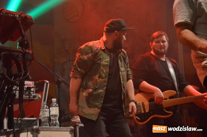 Zdjęcie w galerii na portalu naszwodzislaw.com: Tabu i Kamil Bednarek w Czyżowicach! Zagrali dla szesnastoletniego Tymka wiadomości z regionu