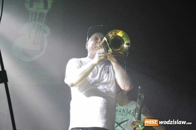 Zdjęcie w galerii na portalu naszwodzislaw.com: Tabu i Kamil Bednarek w Czyżowicach! Zagrali dla szesnastoletniego Tymka wiadomości z regionu