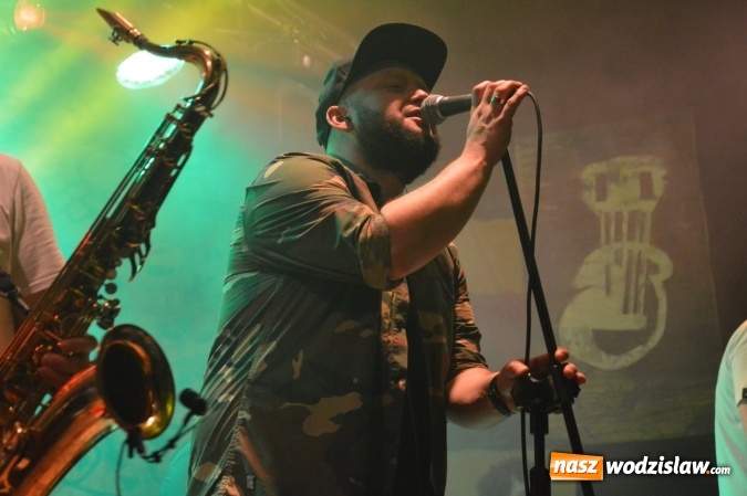 Zdjęcie w galerii na portalu naszwodzislaw.com: Tabu i Kamil Bednarek w Czyżowicach! Zagrali dla szesnastoletniego Tymka wiadomości z regionu