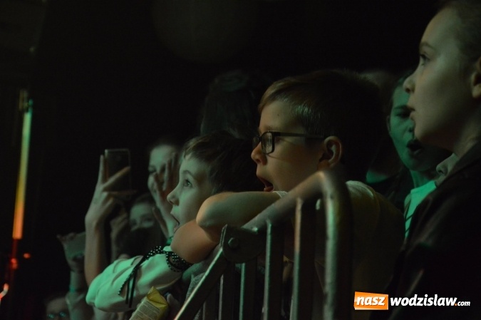 Zdjęcie w galerii na portalu naszwodzislaw.com: Tabu i Kamil Bednarek w Czyżowicach! Zagrali dla szesnastoletniego Tymka wiadomości z regionu
