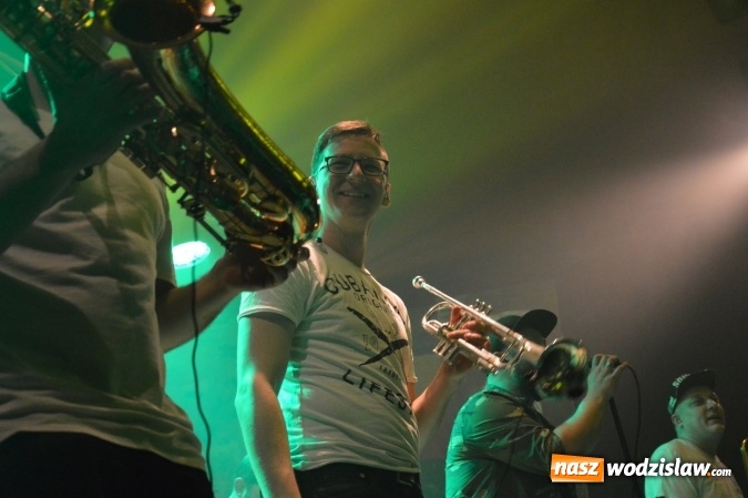 Zdjęcie w galerii na portalu naszwodzislaw.com: Tabu i Kamil Bednarek w Czyżowicach! Zagrali dla szesnastoletniego Tymka wiadomości z regionu