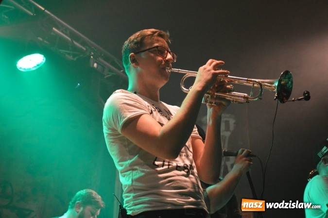 Zdjęcie w galerii na portalu naszwodzislaw.com: Tabu i Kamil Bednarek w Czyżowicach! Zagrali dla szesnastoletniego Tymka wiadomości z regionu