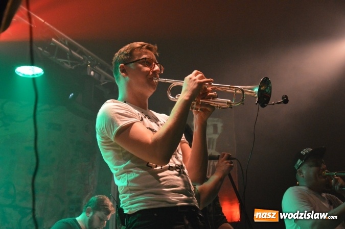 Zdjęcie w galerii na portalu naszwodzislaw.com: Tabu i Kamil Bednarek w Czyżowicach! Zagrali dla szesnastoletniego Tymka wiadomości z regionu