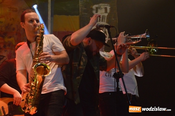 Zdjęcie w galerii na portalu naszwodzislaw.com: Tabu i Kamil Bednarek w Czyżowicach! Zagrali dla szesnastoletniego Tymka wiadomości z regionu