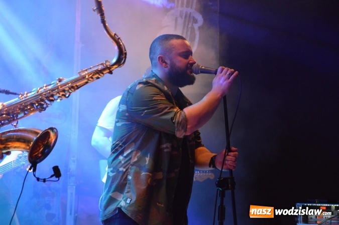 Zdjęcie w galerii na portalu naszwodzislaw.com: Tabu i Kamil Bednarek w Czyżowicach! Zagrali dla szesnastoletniego Tymka wiadomości z regionu