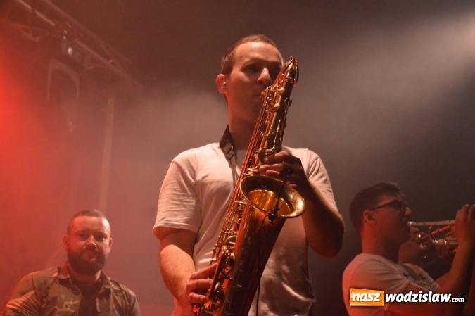 Zdjęcie w galerii na portalu naszwodzislaw.com: Tabu i Kamil Bednarek w Czyżowicach! Zagrali dla szesnastoletniego Tymka wiadomości z regionu