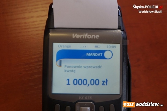 Zdjęcie w galerii na portalu naszwodzislaw.com: Za mandat zapłacisz kartą. Wodzisławska policja otrzymała terminale płatnicze   wiadomości z regionu