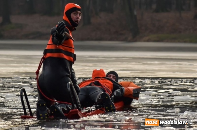 Zdjęcie w galerii na portalu naszwodzislaw.com:  Ćwiczenia i pokazy strażackie nad Balatonem  wiadomości z regionu