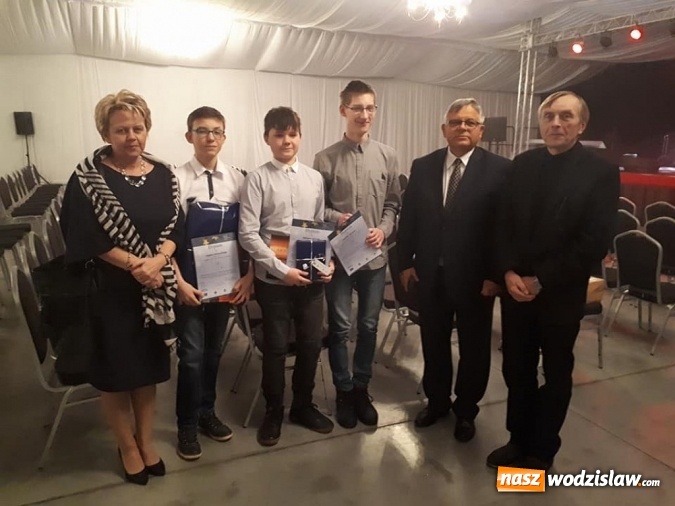 Zdjęcie w galerii na portalu naszwodzislaw.com: POWE-R-Egzoszkielet uczniów z Marklowic najwyżej oceniony  wiadomości z regionu