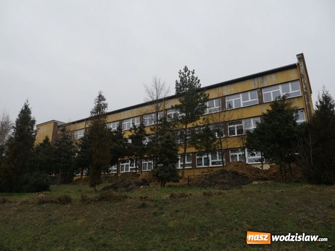 Zdjęcie w galerii na portalu naszwodzislaw.com: Trwa termomodernizacja budynku SP nr 3  wiadomości z regionu