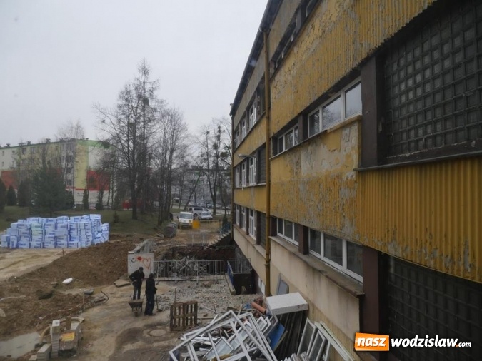 Zdjęcie w galerii na portalu naszwodzislaw.com: Trwa termomodernizacja budynku SP nr 3  wiadomości z regionu