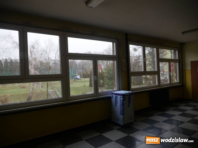 Zdjęcie w galerii na portalu naszwodzislaw.com: Trwa termomodernizacja budynku SP nr 3  wiadomości z regionu