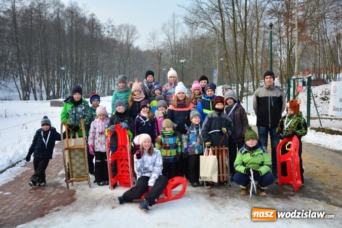Zdjęcie w galerii na portalu naszwodzislaw.com: Zawody saneczkarskie w Rodzinnym Parku Rozrywki. FOTO  wiadomości z regionu
