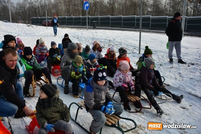 Zdjęcie w galerii na portalu naszwodzislaw.com: Zawody saneczkarskie w Rodzinnym Parku Rozrywki. FOTO  wiadomości z regionu