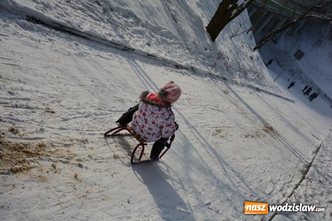 Zdjęcie w galerii na portalu naszwodzislaw.com: Zawody saneczkarskie w Rodzinnym Parku Rozrywki. FOTO  wiadomości z regionu