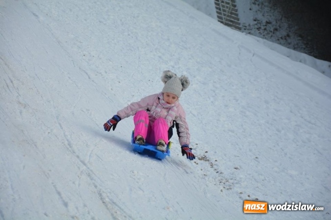 Zdjęcie w galerii na portalu naszwodzislaw.com: Zawody saneczkarskie w Rodzinnym Parku Rozrywki. FOTO  wiadomości z regionu