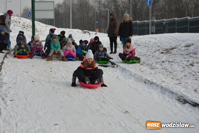 Zdjęcie w galerii na portalu naszwodzislaw.com: Zawody saneczkarskie w Rodzinnym Parku Rozrywki. FOTO  wiadomości z regionu