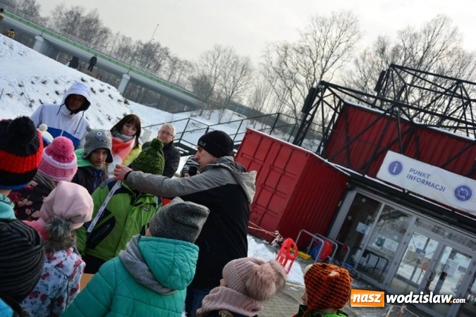 Zdjęcie w galerii na portalu naszwodzislaw.com: Zawody saneczkarskie w Rodzinnym Parku Rozrywki. FOTO  wiadomości z regionu