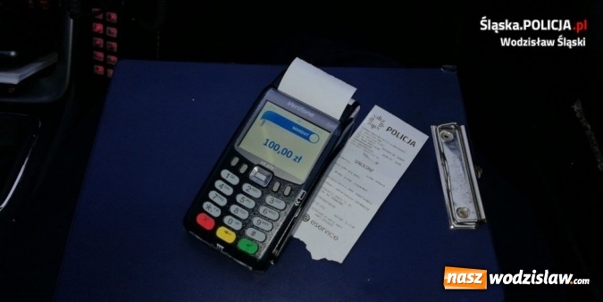 Zdjęcie w galerii na portalu naszwodzislaw.com: Drogówka już z terminalami. Pierwsze osoby zapłaciły za mandat kartą  wiadomości z regionu