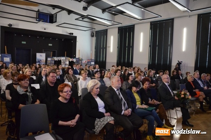 Zdjęcie w galerii na portalu naszwodzislaw.com: Awanse nauczycieli z terenu powiatu wiadomości z regionu