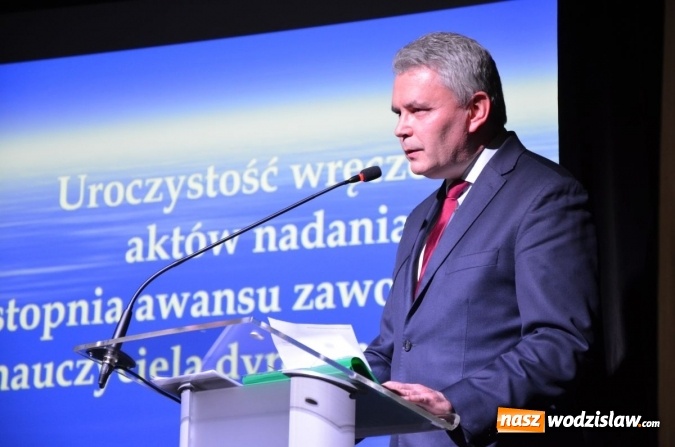 Zdjęcie w galerii na portalu naszwodzislaw.com: Awanse nauczycieli z terenu powiatu wiadomości z regionu