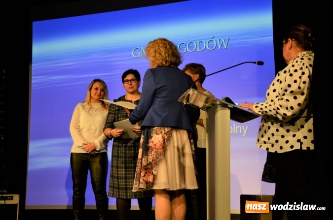 Zdjęcie w galerii na portalu naszwodzislaw.com: Awanse nauczycieli z terenu powiatu wiadomości z regionu