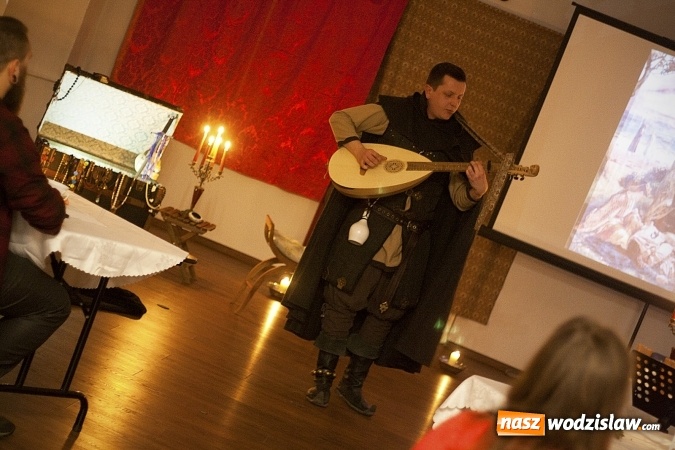 Zdjęcie w galerii na portalu naszwodzislaw.com: Średniowieczny klimat w Muzeum. Nieśli pomoc Wiktorii  wiadomości z regionu