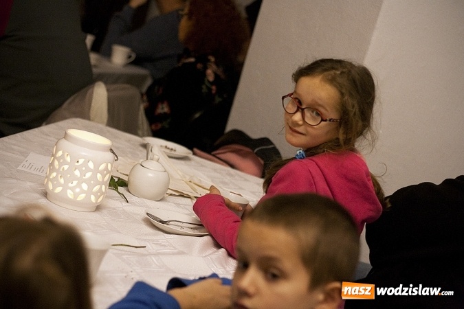 Zdjęcie w galerii na portalu naszwodzislaw.com: Średniowieczny klimat w Muzeum. Nieśli pomoc Wiktorii  wiadomości z regionu