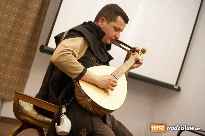 Zdjęcie w galerii na portalu naszwodzislaw.com: Średniowieczny klimat w Muzeum. Nieśli pomoc Wiktorii  wiadomości z regionu