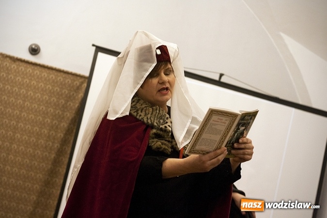 Zdjęcie w galerii na portalu naszwodzislaw.com: Średniowieczny klimat w Muzeum. Nieśli pomoc Wiktorii  wiadomości z regionu