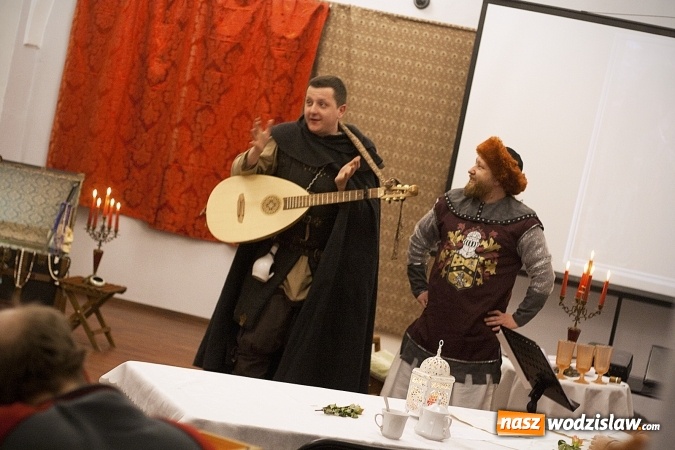 Zdjęcie w galerii na portalu naszwodzislaw.com: Średniowieczny klimat w Muzeum. Nieśli pomoc Wiktorii  wiadomości z regionu
