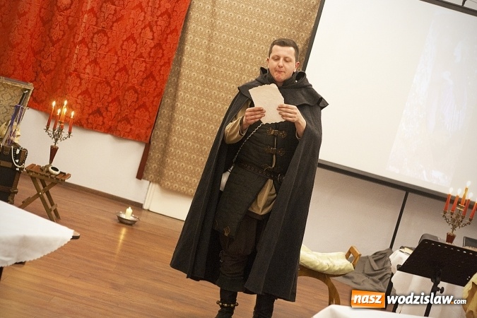 Zdjęcie w galerii na portalu naszwodzislaw.com: Średniowieczny klimat w Muzeum. Nieśli pomoc Wiktorii  wiadomości z regionu