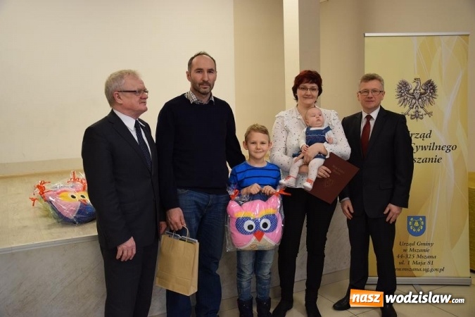 Zdjęcie w galerii na portalu naszwodzislaw.com: Sówki rozdane! Spotkanie z najmłodszymi mieszkańcami Gminy Mszana wiadomości z regionu