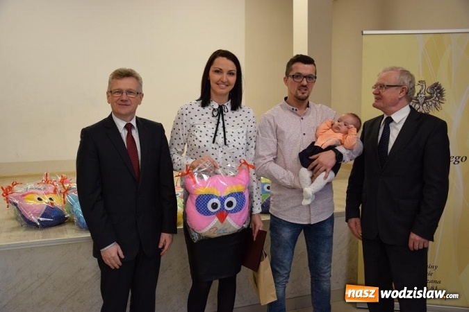 Zdjęcie w galerii na portalu naszwodzislaw.com: Sówki rozdane! Spotkanie z najmłodszymi mieszkańcami Gminy Mszana wiadomości z regionu