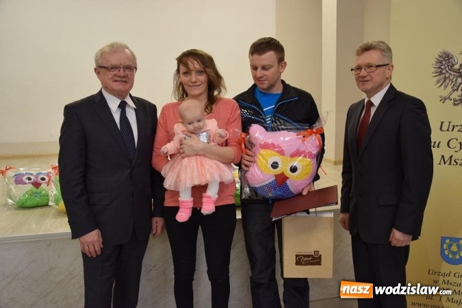 Zdjęcie w galerii na portalu naszwodzislaw.com: Sówki rozdane! Spotkanie z najmłodszymi mieszkańcami Gminy Mszana wiadomości z regionu