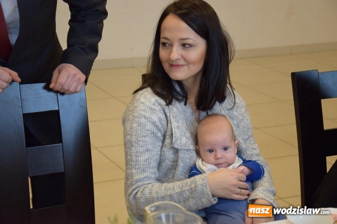 Zdjęcie w galerii na portalu naszwodzislaw.com: Sówki rozdane! Spotkanie z najmłodszymi mieszkańcami Gminy Mszana wiadomości z regionu