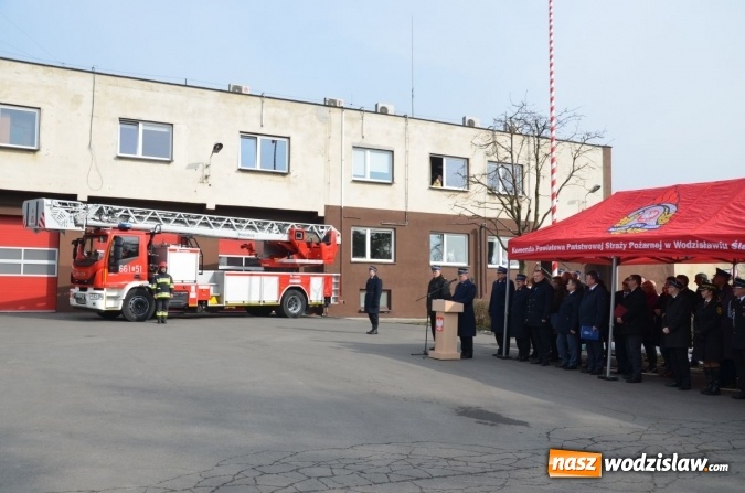Zdjęcie w galerii na portalu naszwodzislaw.com: Nowy wóz specjalistyczny już w służbie strażaków wiadomości z regionu