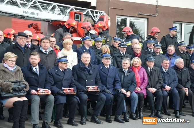 Zdjęcie w galerii na portalu naszwodzislaw.com: Nowy wóz specjalistyczny już w służbie strażaków wiadomości z regionu