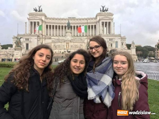 Zdjęcie w galerii na portalu naszwodzislaw.com: Uczniowie wodzisławskiej Jedynki zgłębiali wiedzę w słonecznej Italii  wiadomości z regionu