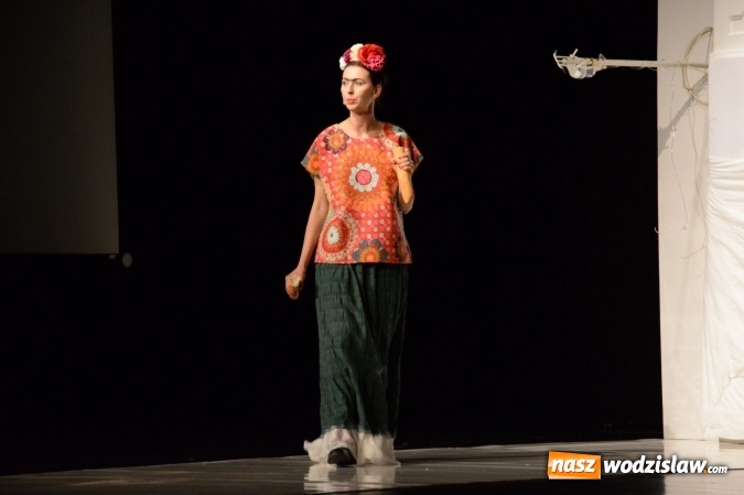 Zdjęcie w galerii na portalu naszwodzislaw.com: Historia Fridy Kahlo przeniesiona na deski rydułtowskiego teatru wiadomości z regionu