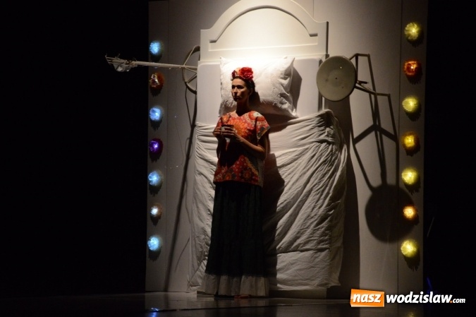 Zdjęcie w galerii na portalu naszwodzislaw.com: Historia Fridy Kahlo przeniesiona na deski rydułtowskiego teatru wiadomości z regionu