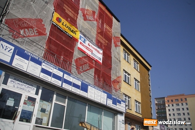 Zdjęcie w galerii na portalu naszwodzislaw.com: Widać już efekty termomodernizacji wodzisławskiej przychodni. ZDJĘCIA  wiadomości z regionu