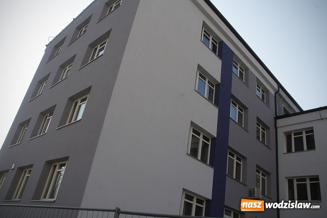 Zdjęcie w galerii na portalu naszwodzislaw.com: Widać już efekty termomodernizacji wodzisławskiej przychodni. ZDJĘCIA  wiadomości z regionu