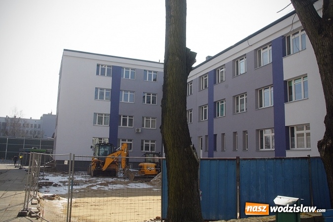 Zdjęcie w galerii na portalu naszwodzislaw.com: Widać już efekty termomodernizacji wodzisławskiej przychodni. ZDJĘCIA  wiadomości z regionu