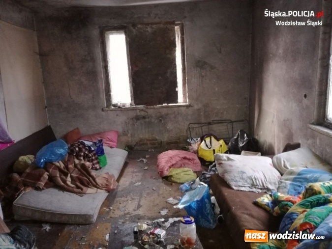 Zdjęcie w galerii na portalu naszwodzislaw.com: Prawie zamarzł na śmierć! Policjanci uratowali bezdomnego  wiadomości z regionu