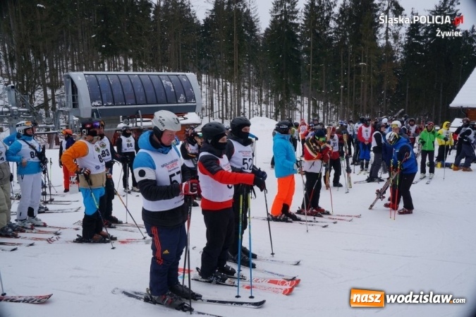 Zdjęcie w galerii na portalu naszwodzislaw.com: Szef wodzisławskich policjantów z drugim miejscem na mistrzostwach w narciarstwie alpejskim  wiadomości z regionu